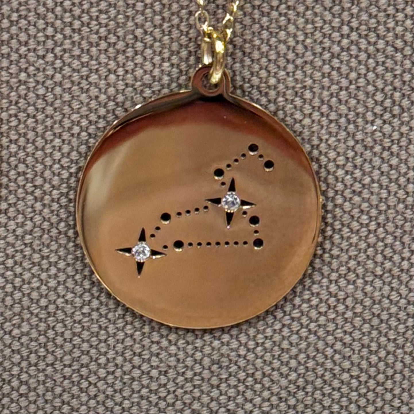 Collier signe astrologique en constellation