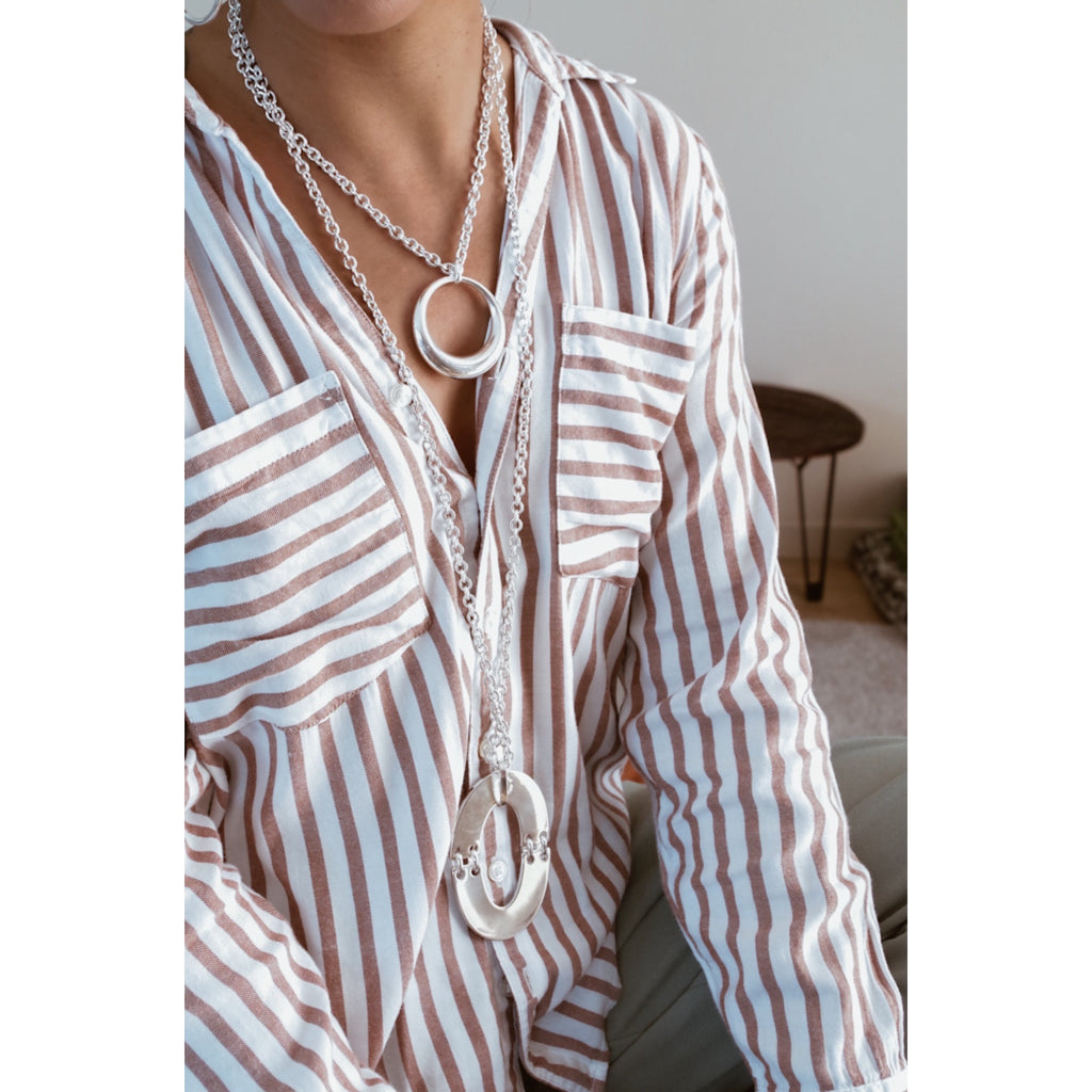 Sautoir en plaqué argent, chaîne et pendentif ovale